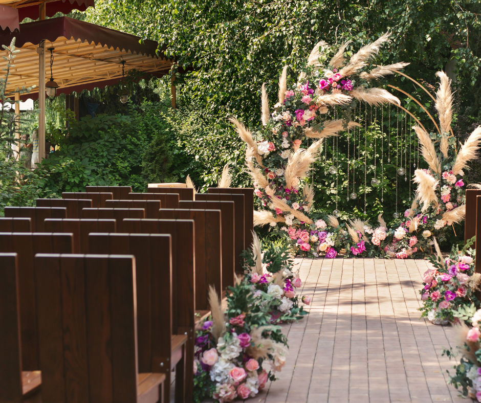 Roślinne dodatki na weselu plenerowym