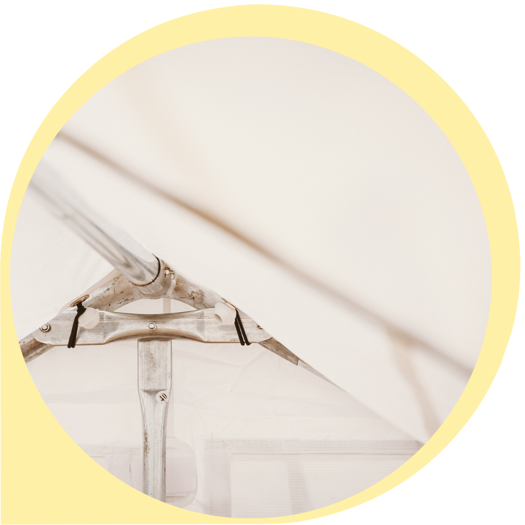 Mocne poszycie namiotu imprezowego