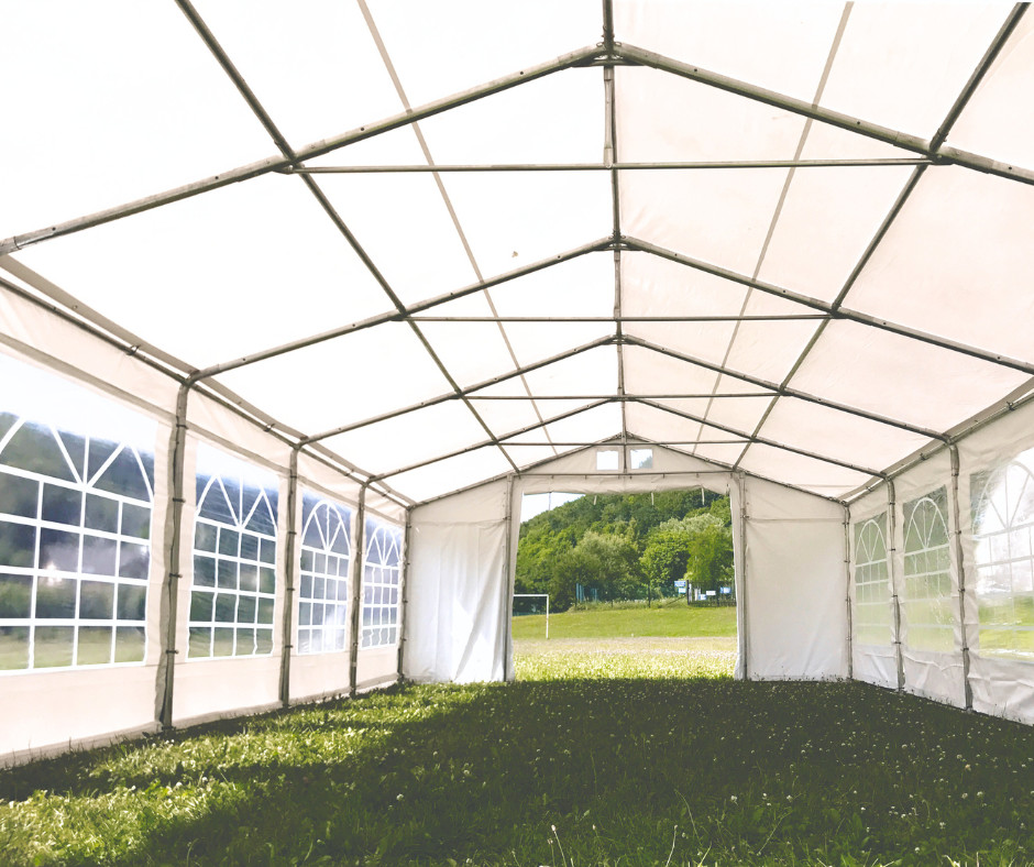 Namiot całoroczny, a sezonowy  — najważniejsze różnice