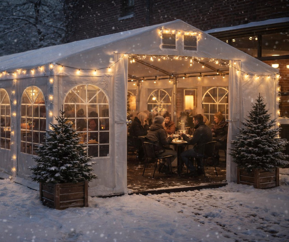 Zimowa restauracja w plenerze z namiotem gastronomicznym